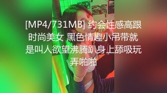 纹身老哥的幸福生活激情双飞大战，深喉插嘴正入抽插，双女上位骑乘骑脸舔逼，扶着大屁股后入表情可见