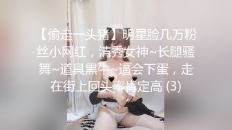 清纯甜美刚播贫乳嫩妹和炮友大秀，特写舔屌活比较生疏，第一视角抽插多毛骚穴，没插几下流出白浆特写